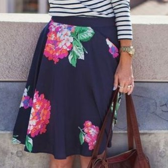 Boden Floral Circle Skirt Flowy Lightweight Lined Navy Blue Pink Flower Skirt 10 - Picture 10 of 10